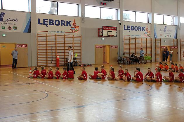 „Kto z nas lepiej i prędzej”. Konkurs sportowy dla uczniów szkół podstawowych