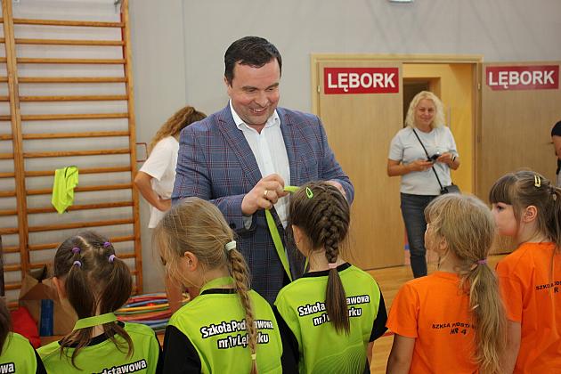 „Kto z nas lepiej i prędzej”. Konkurs sportowy dla uczniów szkół podstawowych