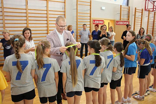 „Kto z nas lepiej i prędzej”. Konkurs sportowy dla uczniów szkół podstawowych