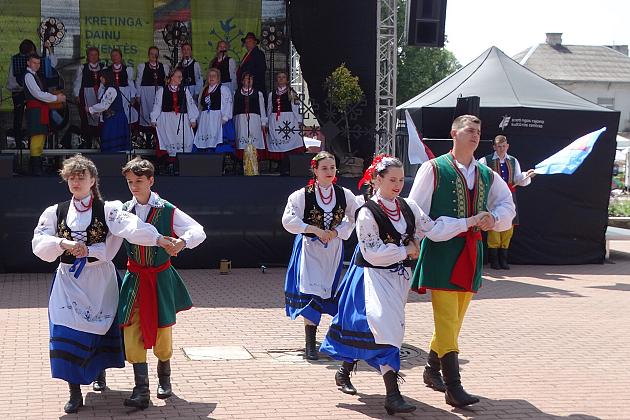 Zespół Pieśni i Tańca Ziemia Lęborska występował w Kretindze na Litwie