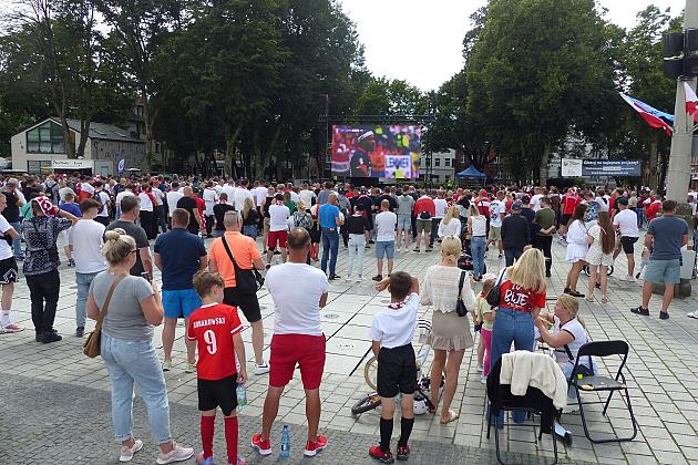 Lębork kibicuje biało-czerwonym. STREFA KIBICA hitem!