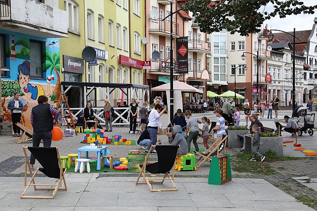 Letnia Czytelnia na Staromiejskiej wystartowała!