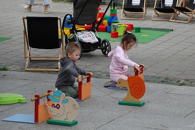 Letnia Czytelnia na Staromiejskiej wystartowała!