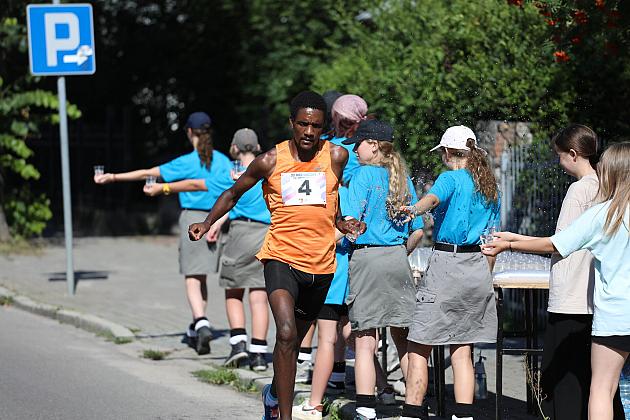 Rywalizowali na lęborskim bruku. 22. Bieg Uliczny św. Jakuba Ap. ukończyło 451 zawodników.