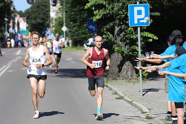 Rywalizowali na lęborskim bruku. 22. Bieg Uliczny św. Jakuba Ap. ukończyło 451 zawodników.