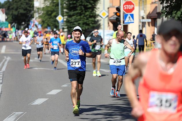 Rywalizowali na lęborskim bruku. 22. Bieg Uliczny św. Jakuba Ap. ukończyło 451 zawodników.