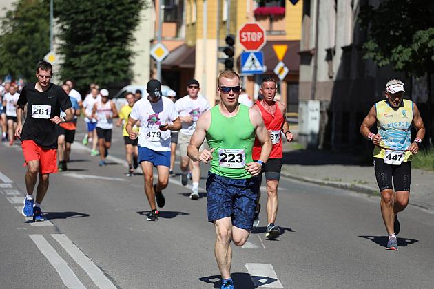 Rywalizowali na lęborskim bruku. 22. Bieg Uliczny św. Jakuba Ap. ukończyło 451 zawodników.