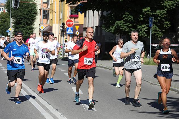 Rywalizowali na lęborskim bruku. 22. Bieg Uliczny św. Jakuba Ap. ukończyło 451 zawodników.