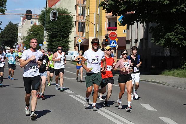 Rywalizowali na lęborskim bruku. 22. Bieg Uliczny św. Jakuba Ap. ukończyło 451 zawodników.