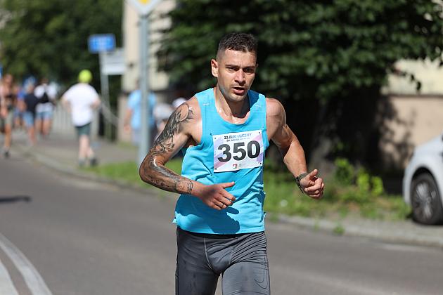 Rywalizowali na lęborskim bruku. 22. Bieg Uliczny św. Jakuba Ap. ukończyło 451 zawodników.