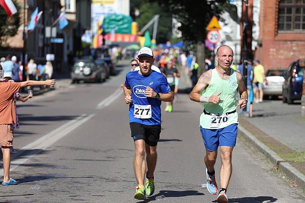 Rywalizowali na lęborskim bruku. 22. Bieg Uliczny św. Jakuba Ap. ukończyło 451 zawodników.