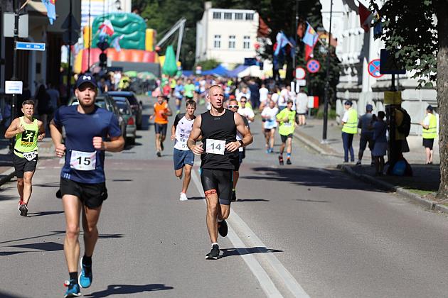 Rywalizowali na lęborskim bruku. 22. Bieg Uliczny św. Jakuba Ap. ukończyło 451 zawodników.