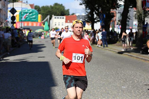 Rywalizowali na lęborskim bruku. 22. Bieg Uliczny św. Jakuba Ap. ukończyło 451 zawodników.