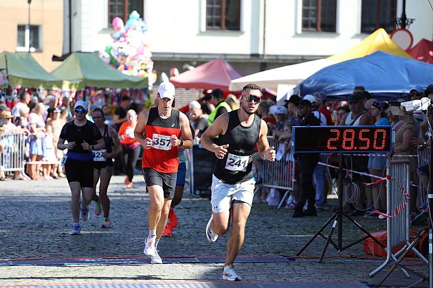 Rywalizowali na lęborskim bruku. 22. Bieg Uliczny św. Jakuba Ap. ukończyło 451 zawodników.