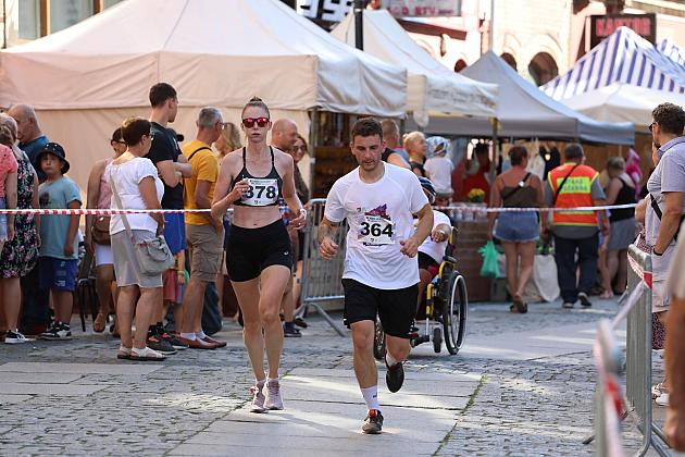Rywalizowali na lęborskim bruku. 22. Bieg Uliczny św. Jakuba Ap. ukończyło 451 zawodników.