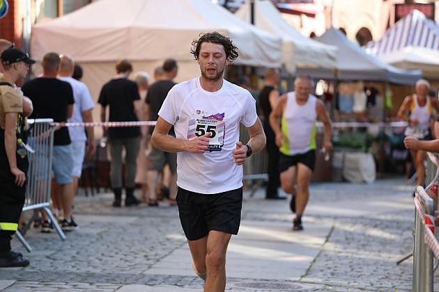 Rywalizowali na lęborskim bruku. 22. Bieg Uliczny św. Jakuba Ap. ukończyło 451 zawodników.