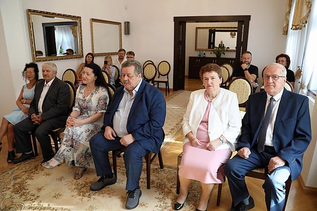 Złote gody w ratuszu. Medale dla 6 par