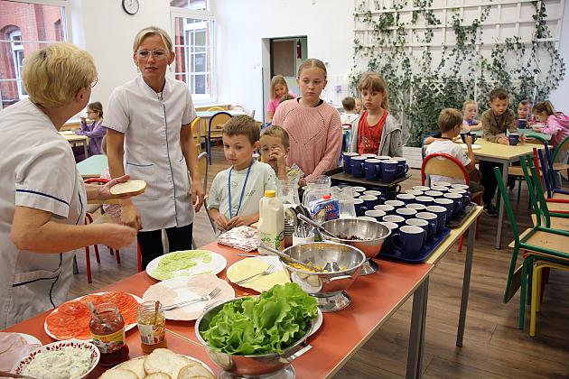 W Szkole Podstawowej nr 3 serwują śniadania. To doskonały start w nowy dzień!