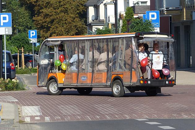 Wycieczki turystyczne meleksami po Lęborku hitem II Lęborskich Dni Seniora