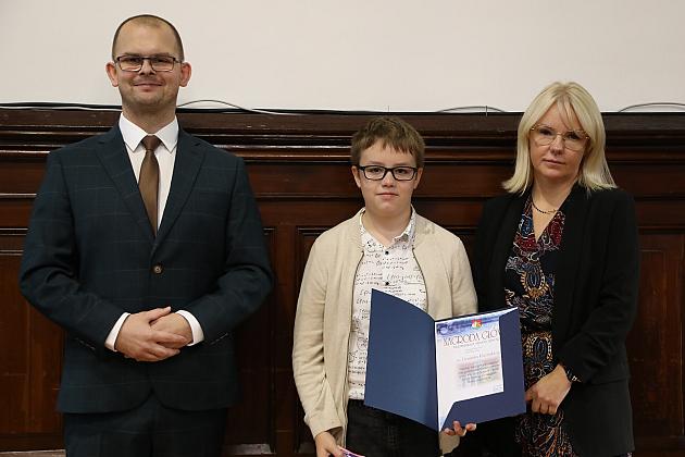 Nagrody i wyróżnienia burmistrza z okazji Dnia Edukacji Narodowej