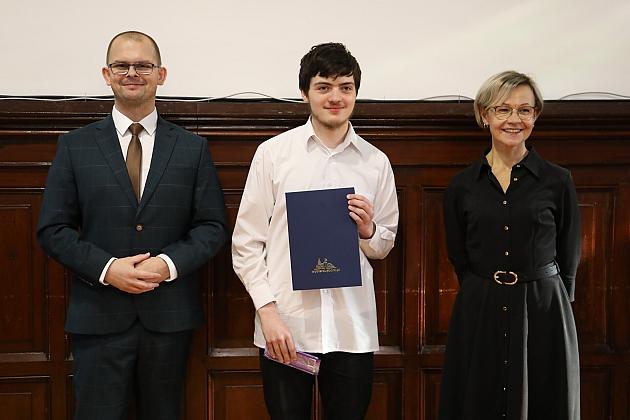Nagrody i wyróżnienia burmistrza z okazji Dnia Edukacji Narodowej