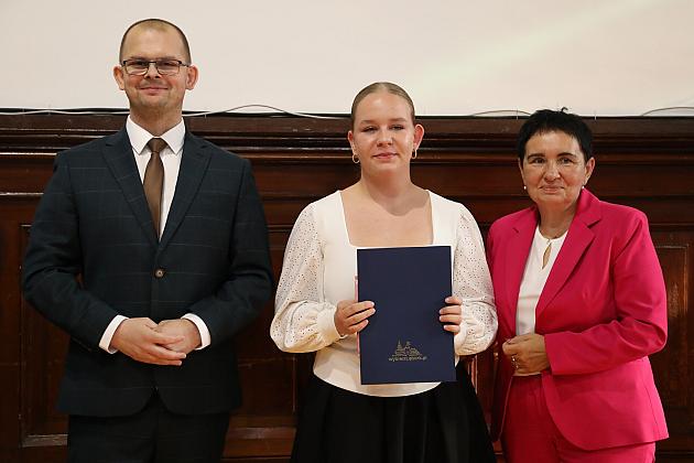 Nagrody i wyróżnienia burmistrza z okazji Dnia Edukacji Narodowej