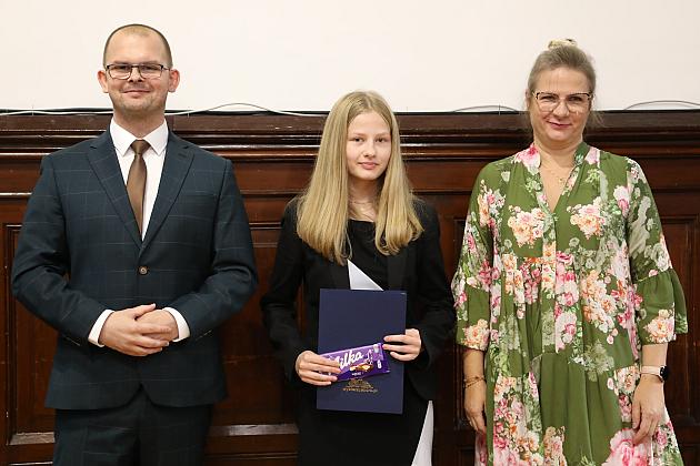 Nagrody i wyróżnienia burmistrza z okazji Dnia Edukacji Narodowej