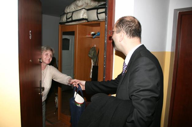 W budynku komunalnym przy ul. Kellera przecięto wstęgę