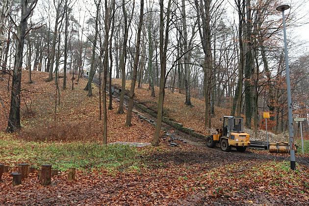 Kolejny etap renowacji schodów prowadzących do Wieży Ciśnień