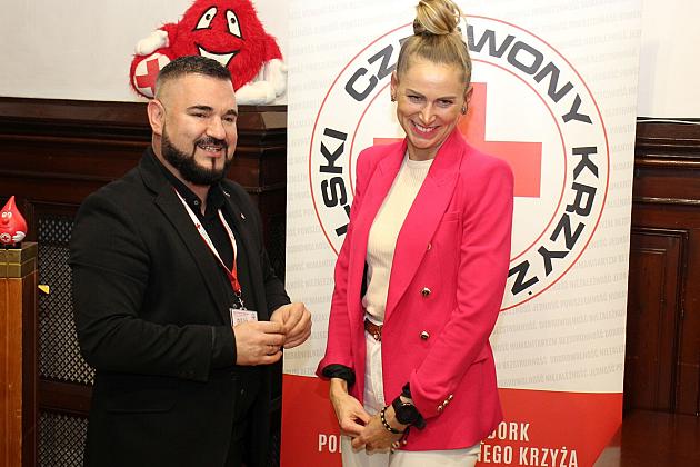 Dawcy krwi odznaczeni na gali PCK w ratuszu