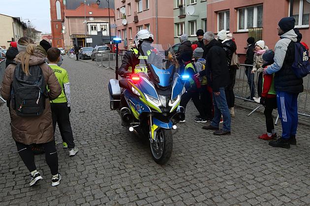 Sztafety SP7 Lębork i SP Nowa Wieś Lęborska najlepsze w Biegach Mikołajkowych