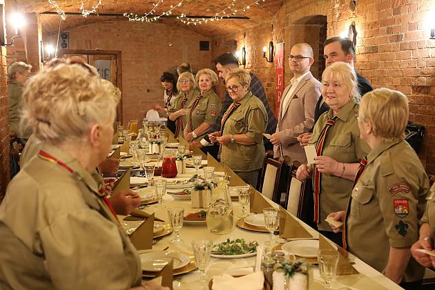 Harcerski Krąg Seniorów „Dęby” spotkał się na przedwigilijnym spotkaniu opłatkowym