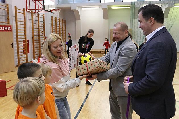 Pierwszaki pokazały, jak potrafią doskonale bawić się i integrować