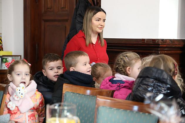 Mali kolędnicy odwiedzili Burmistrza