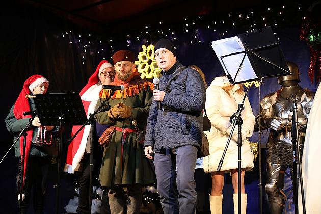 Tłumy na promocji miejskiego kalendarza na 2025 rok