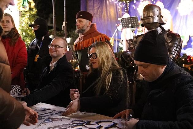 Tłumy na promocji miejskiego kalendarza na 2025 rok