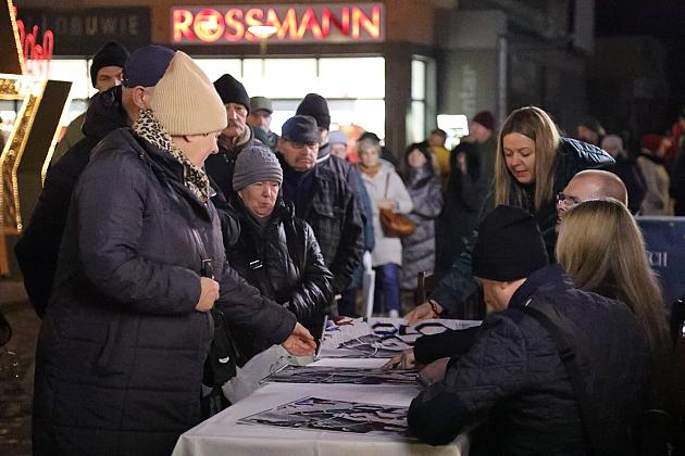 Tłumy na promocji miejskiego kalendarza na 2025 rok