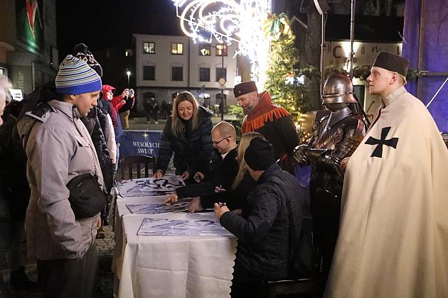 Tłumy na promocji miejskiego kalendarza na 2025 rok