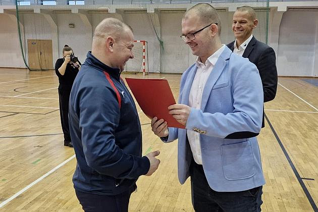 Zagrali o zwycięstwo w XXIV Halowym Turnieju Piłki Nożnej o Puchar Starosty Lęborskiego