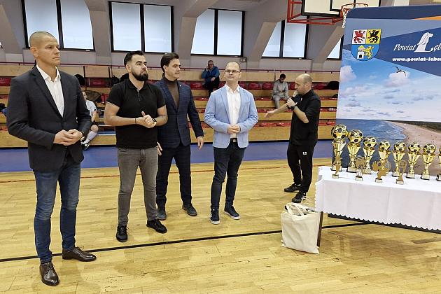 Zagrali o zwycięstwo w XXIV Halowym Turnieju Piłki Nożnej o Puchar Starosty Lęborskiego