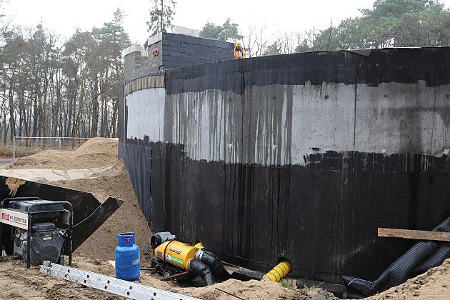 W parku im. Bolesława Chrobrego budowany jest zbiornik retencyjny