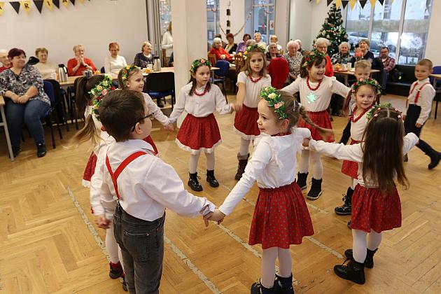 Dzień Babci i Dzień Dziadka na spotkaniu Ligi Kobiet Polskich