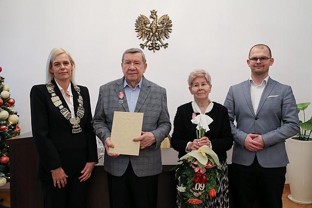 Złote Gody w ratuszu. Medale za długoletnie pożycie małżeńskie