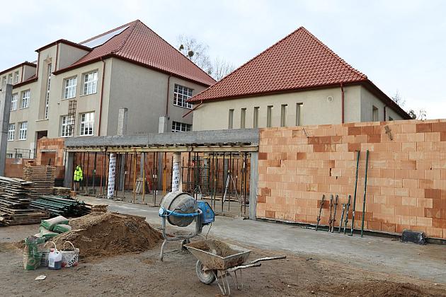 Przy SP1 powstaje nowoczesna hala sportowa