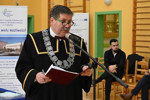 Uczniowie fryzjerskiego rzemiosła zaprezentowali umiejętności w konkursie