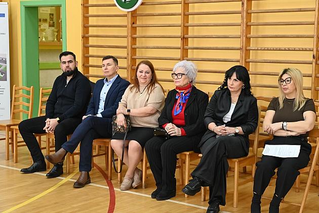 Uczniowie fryzjerskiego rzemiosła zaprezentowali umiejętności w konkursie