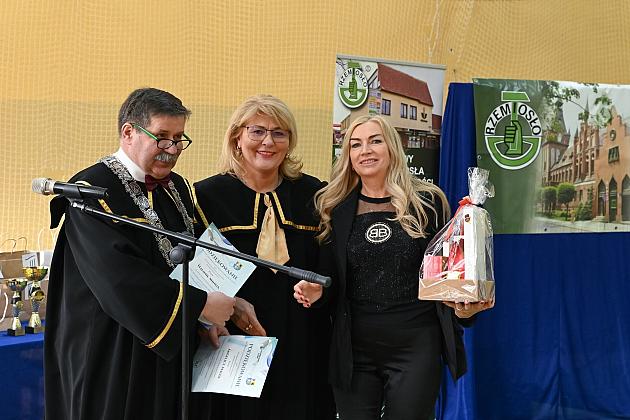 Uczniowie fryzjerskiego rzemiosła zaprezentowali umiejętności w konkursie