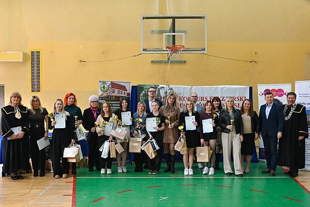 Uczniowie fryzjerskiego rzemiosła zaprezentowali umiejętności w konkursie