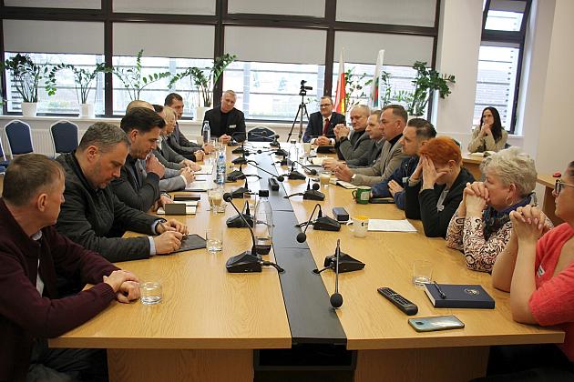 W Urzędzie Gminy Nowa Wieś Lęborska burmistrz i radni rozmawiali o zmianie granic Lęborka