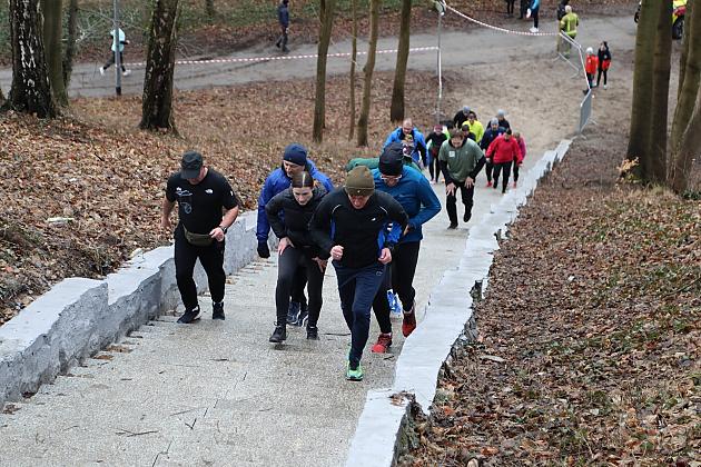 Patriotyczne bieganie w Parku Chrobrego z okazji Narodowego Dnia Pamięci Żołnierzy Wyklętych